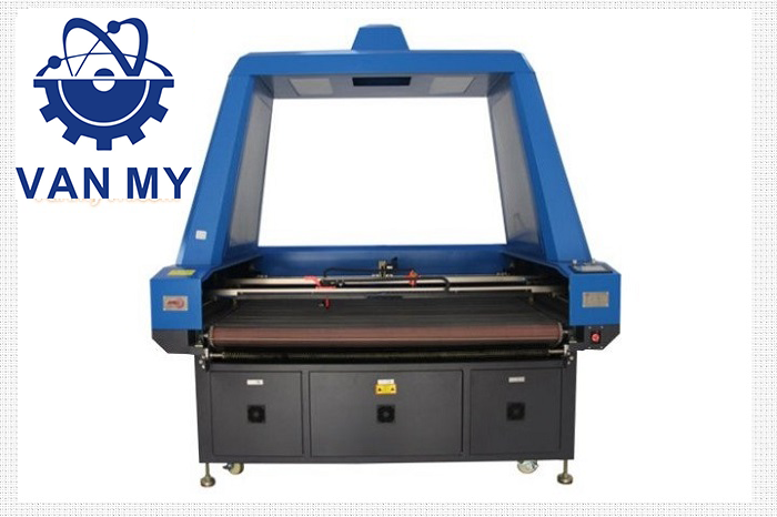 MÁY CẮT VẢI HAI ĐẦU TỰ ĐỊNH VỊ (CAMERA)